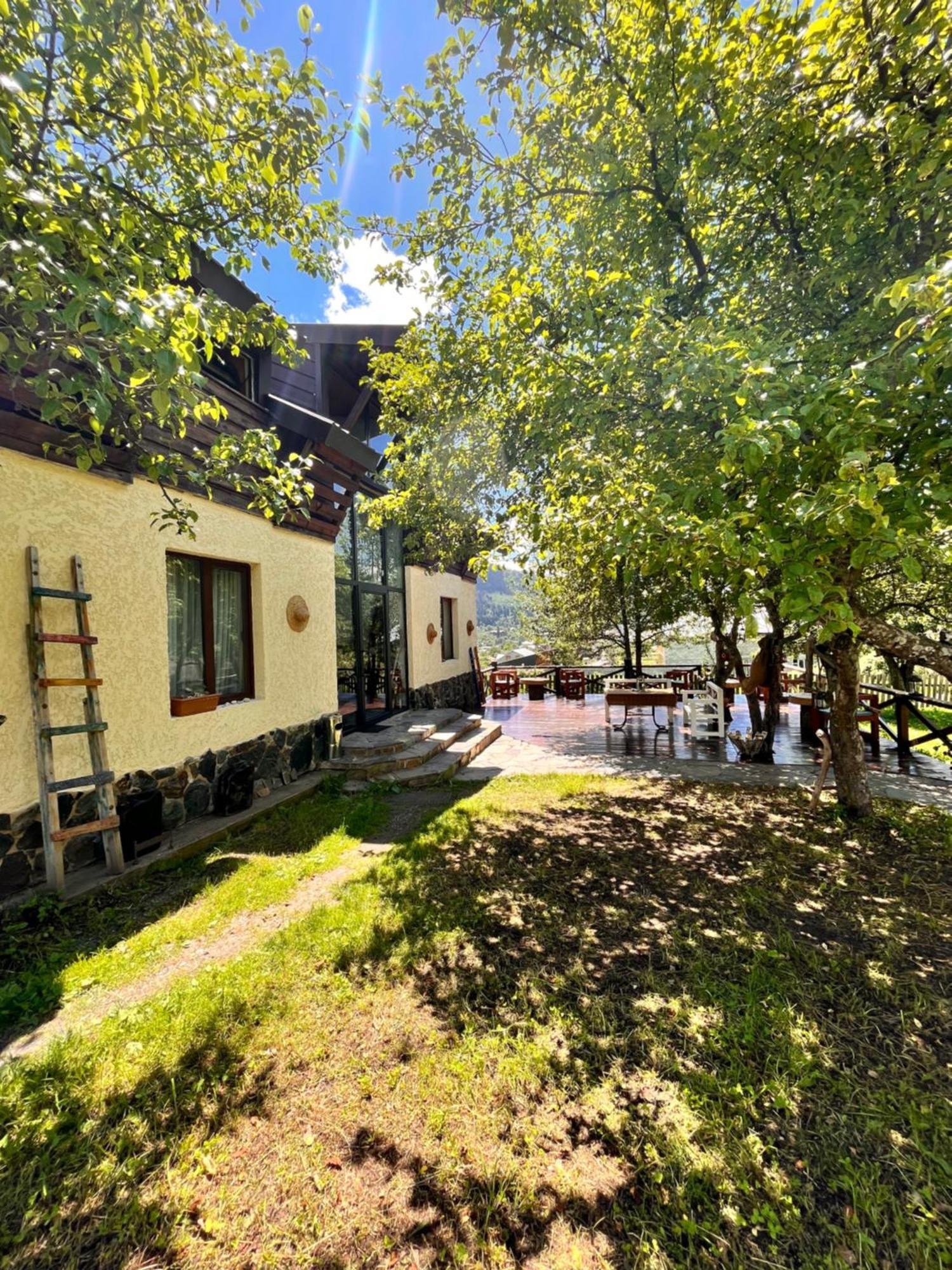 Ioska'S House Hotel Местия Екстериор снимка